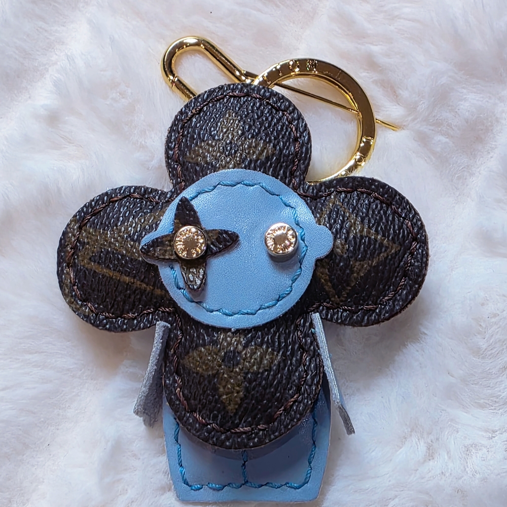 Chic Blue and Brown Key Holder